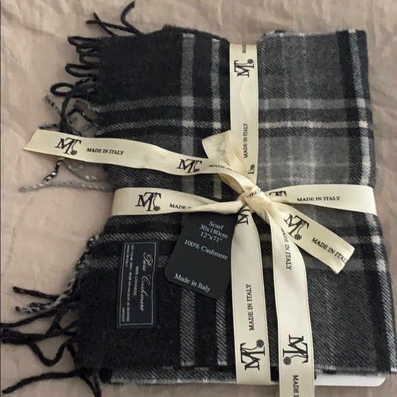 Cashmere scarf, Linea Emmett - Picture 1 of 3